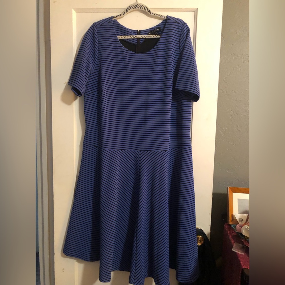 Eloquii business casual dress size 22. Black and royal blue striped.